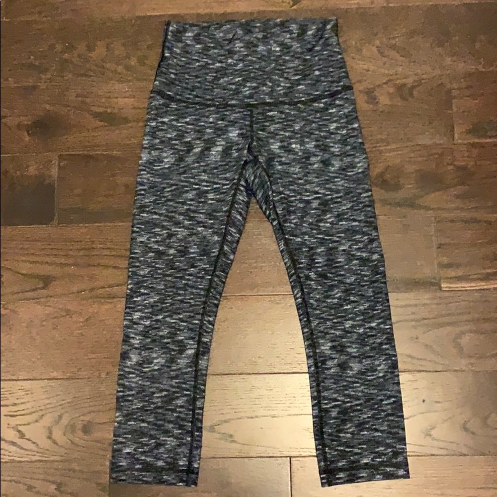 Lululemon Wunder Under Cropped Leggings